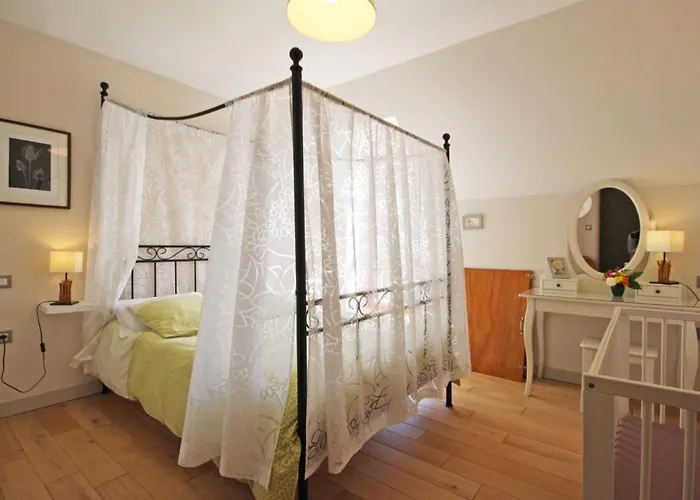 Familial 12 Pers., Animaux Acceptes, A L'oree De La Foret - Fr-1-497-18 * Juvigny-Val-d'Andaine